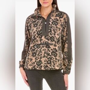 Johnny Was Calme Leopard Printed Half Zip Soft
Fleece Pullover NWT